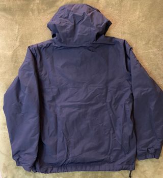 Abrigo Carhartt con capucha 
