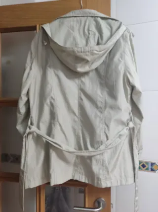 Parka de verano beige con regalo de camiseta 