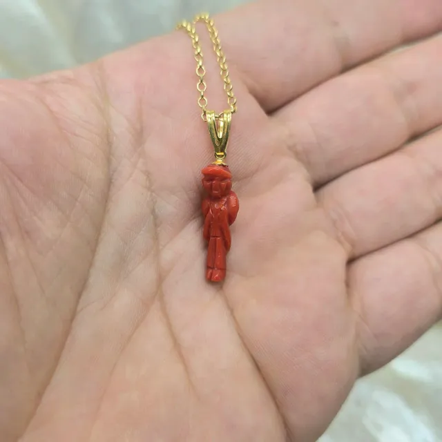 Ciondolo Gobbetto Corallo Rosso intagliato a mano