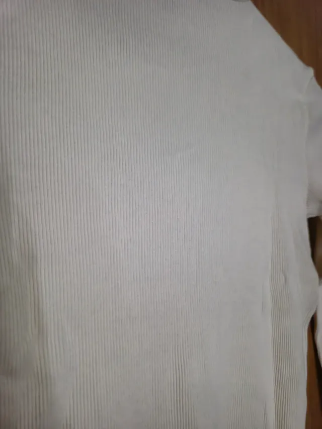 Camiseta H&M beige manga larga