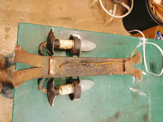 Farol y aplique antiguos