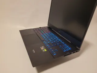 Portátil HP Omen con garantía precinto y Windows11