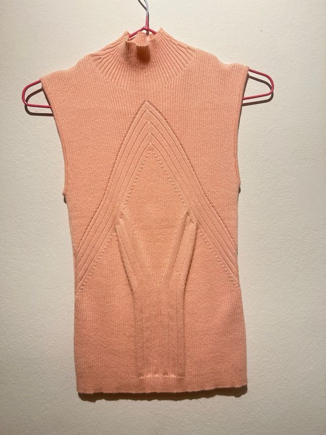 Jersey Guess sin mangas cuello alto rosa