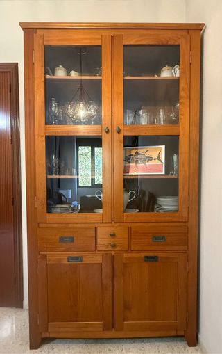 Vitrina madera y cristal salón-comedor