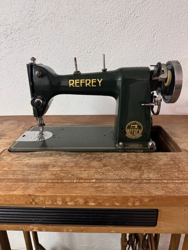 Máquina de coser Refrey verde