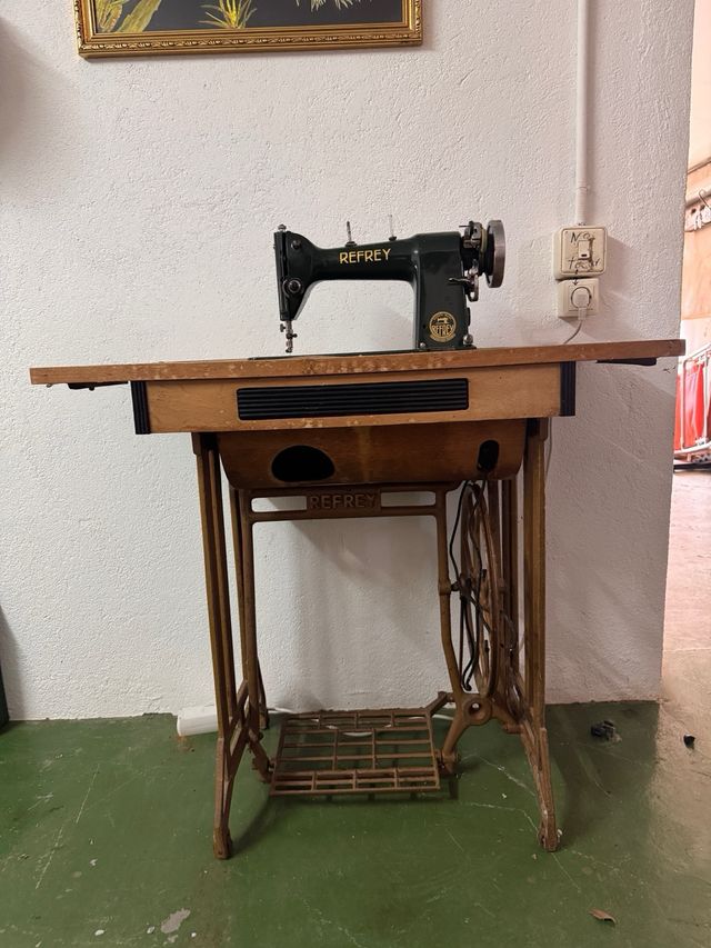 Máquina de coser Refrey verde