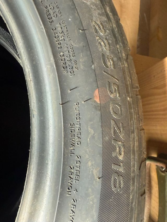 Hankook 225/50/18 Pneumatici