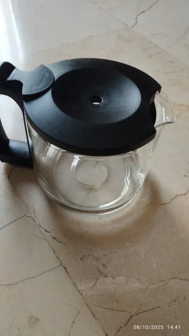 Jarra cafetera cristal y plástico negro