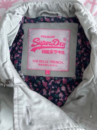 Chaqueta Beige Superdry