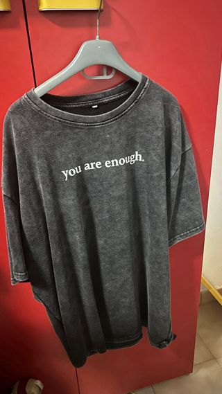 T-shirt grigia you are enough