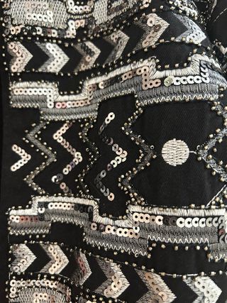 Blazer negro bordado a mano