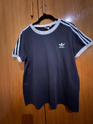 Camiseta Adidas Negra Rayas Blancas