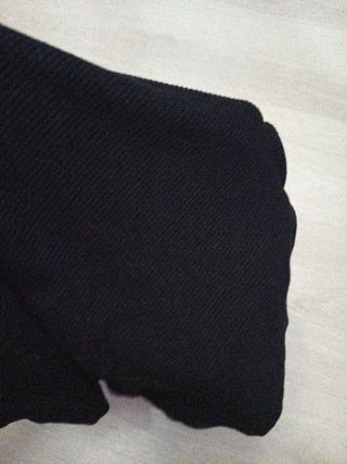 Blusa negra hombro descubierto Talla S