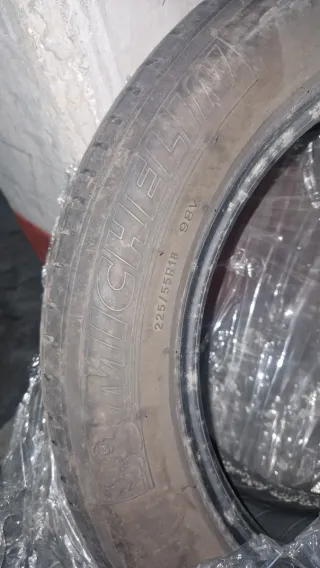 4 Neumaticos  Michelin  225/55 R18  al 80% de vida