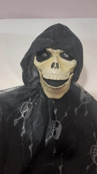 Cesta Halloween esqueleto con sonido
