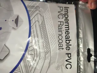 Chubasquero Real Madrid Niño Talla 6