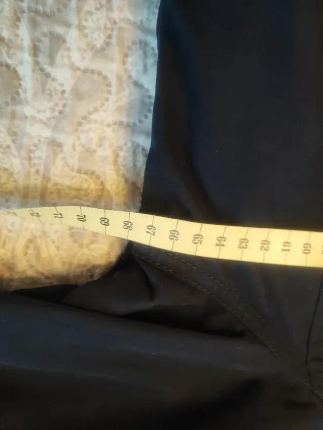 Chaqueta azul marino con bolsillos