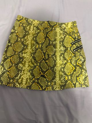 Falda efecto piel serpiente