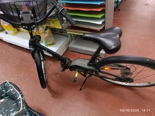 Bicicleta de paseo negra