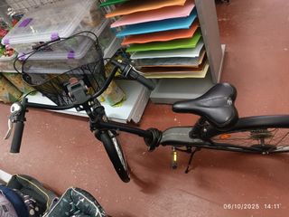 Bicicleta de paseo negra