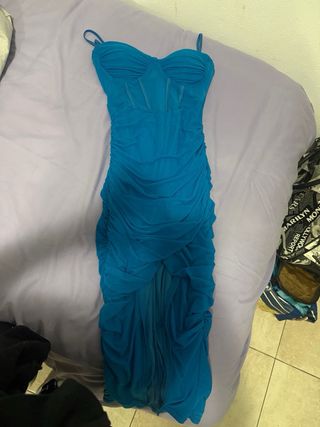 Vestido azul largo ajustado con fruncido