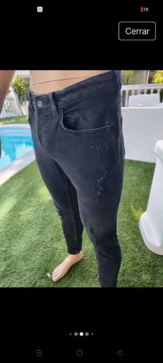 Pantalón vaquero Hombre Zara negro desgastado 