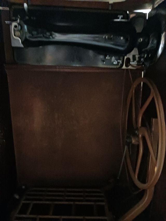 Mueble antiguo máquina coser Alfa