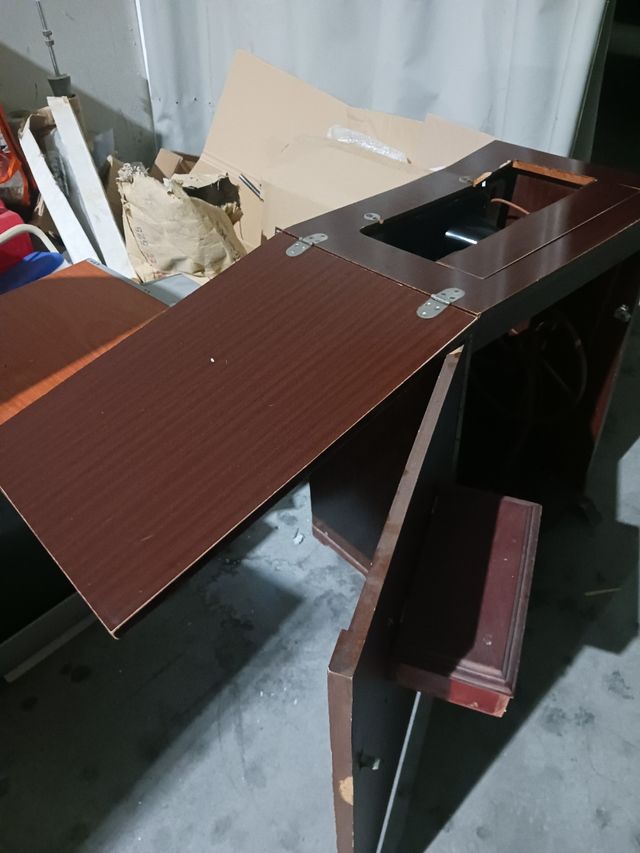 Mueble antiguo máquina coser Alfa