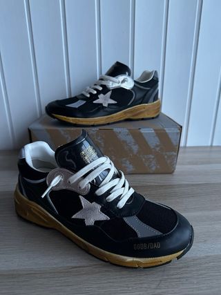 Zapatillas Golden Goose Negras y Doradas Talla 43