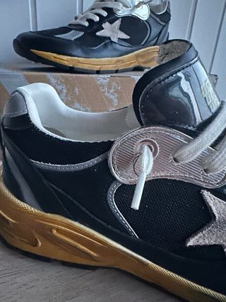 Zapatillas Golden Goose Negras y Doradas Talla 43