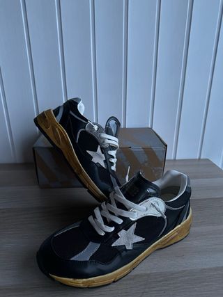 Zapatillas Golden Goose Negras y Doradas Talla 43