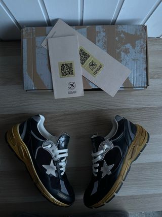 Zapatillas Golden Goose Negras y Doradas Talla 43
