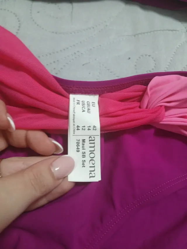 Bikini rosa y morado