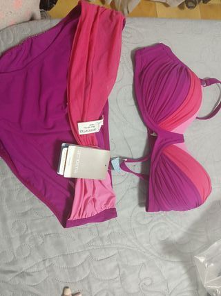 Bikini rosa y morado