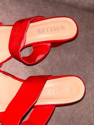 Sandalias BELLES tacón rojo