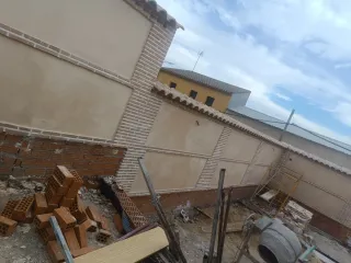 Albañil .Trabajo y dominio