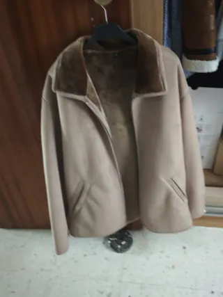 Chaqueta beige con forro marrón Talla M