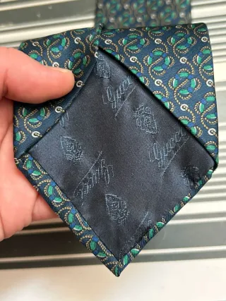 Corbata Gucci vintage de seda