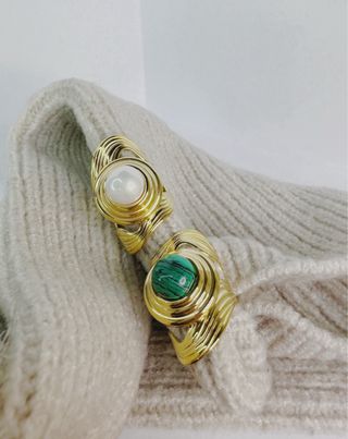 Anillo dorado vintage piedra natural 18k