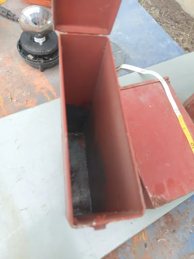 Caja metálica con tapa