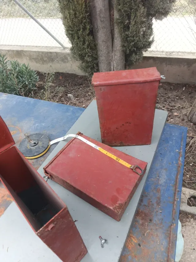 Caja metálica con tapa