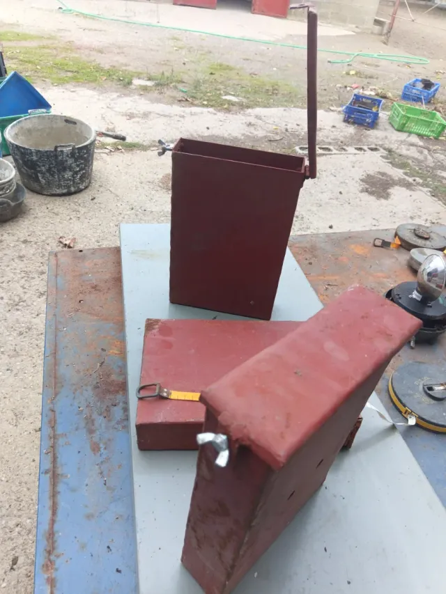 Caja metálica con tapa