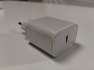 Cargador rápido USB-C 25W iPhone 14/13/12/11 Nuevo