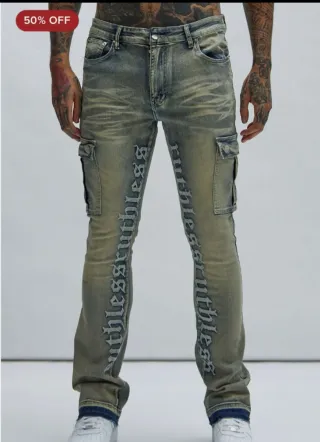 Pantalones Fashion Nova con etiqueta