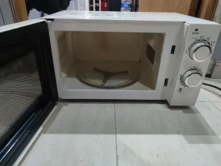 Microondas Orbegozo Blanco