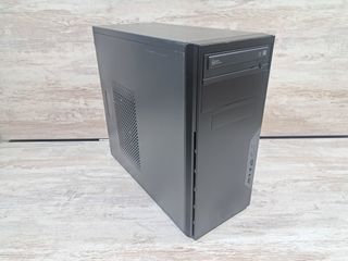 Carcasa mATX Antec con DVD