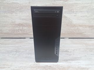 Carcasa mATX Antec con DVD