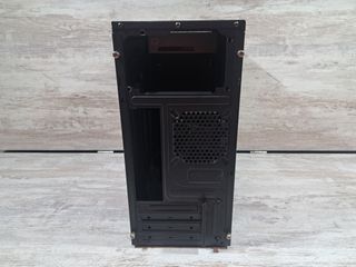 Carcasa mATX Antec con DVD