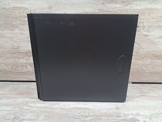 Carcasa mATX Antec con DVD