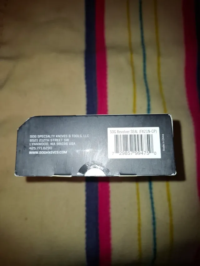 Cuchillo SOG Revolver Negro